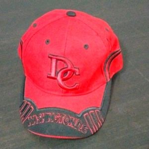 City-hunter hat color red black embroidery in excellent condition